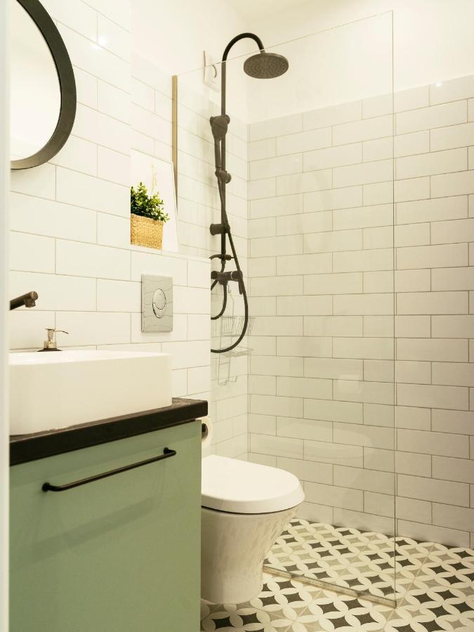Beautiful Modern Studio - Cismigiu Park - Netflix Bucharest Luaran gambar