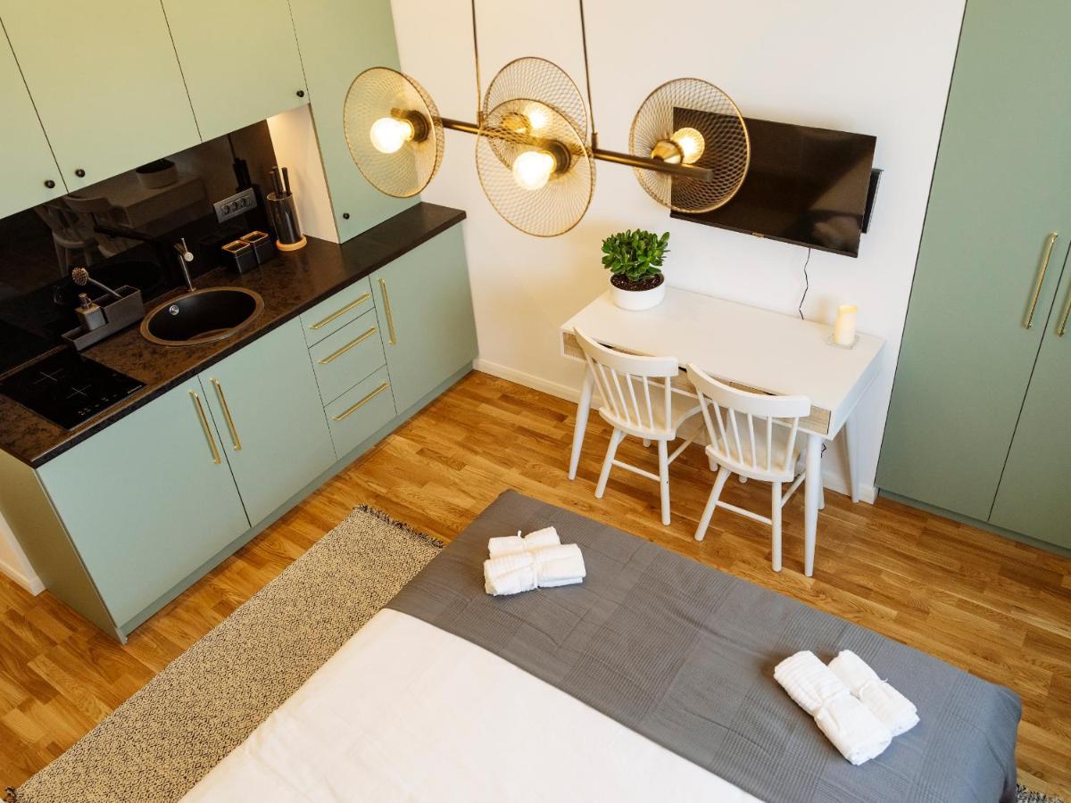 Beautiful Modern Studio - Cismigiu Park - Netflix Bucharest Luaran gambar