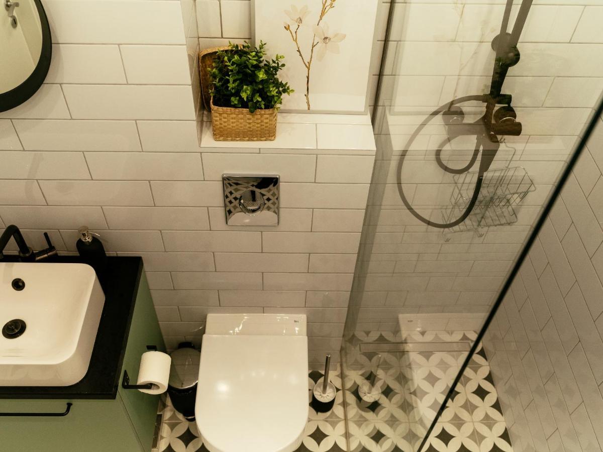 Beautiful Modern Studio - Cismigiu Park - Netflix Bucharest Luaran gambar